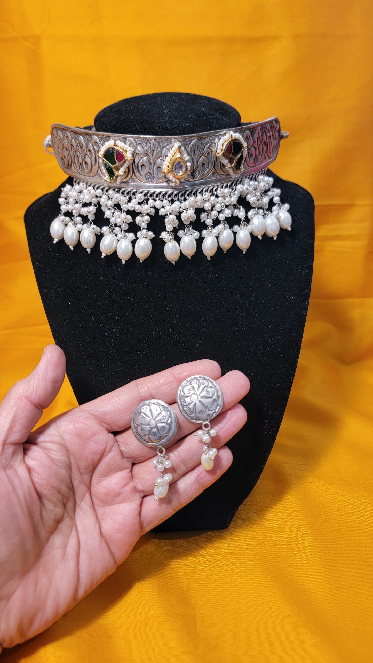 Haasdi Necklace Set .