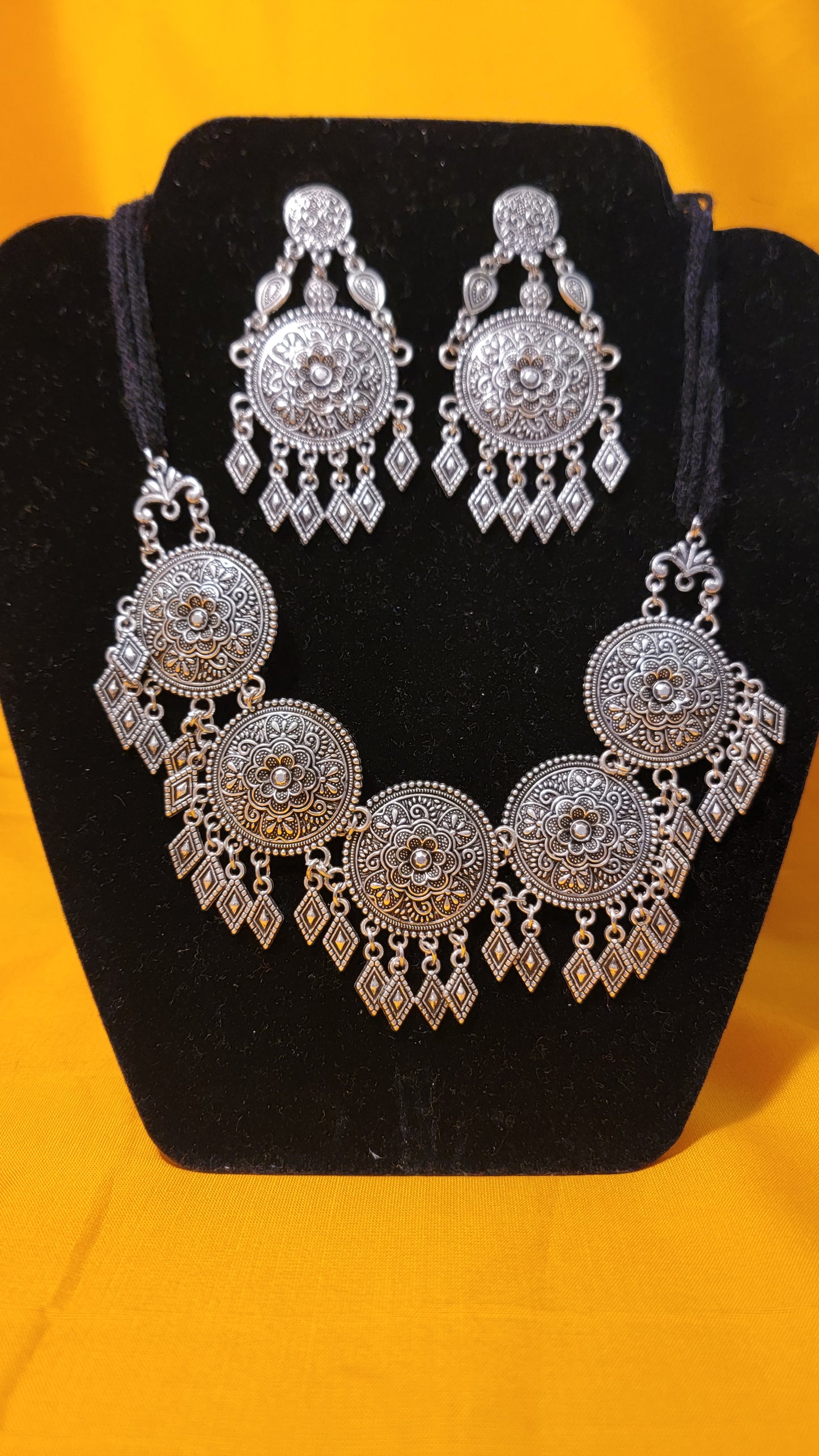 Necklace & Earrings Set