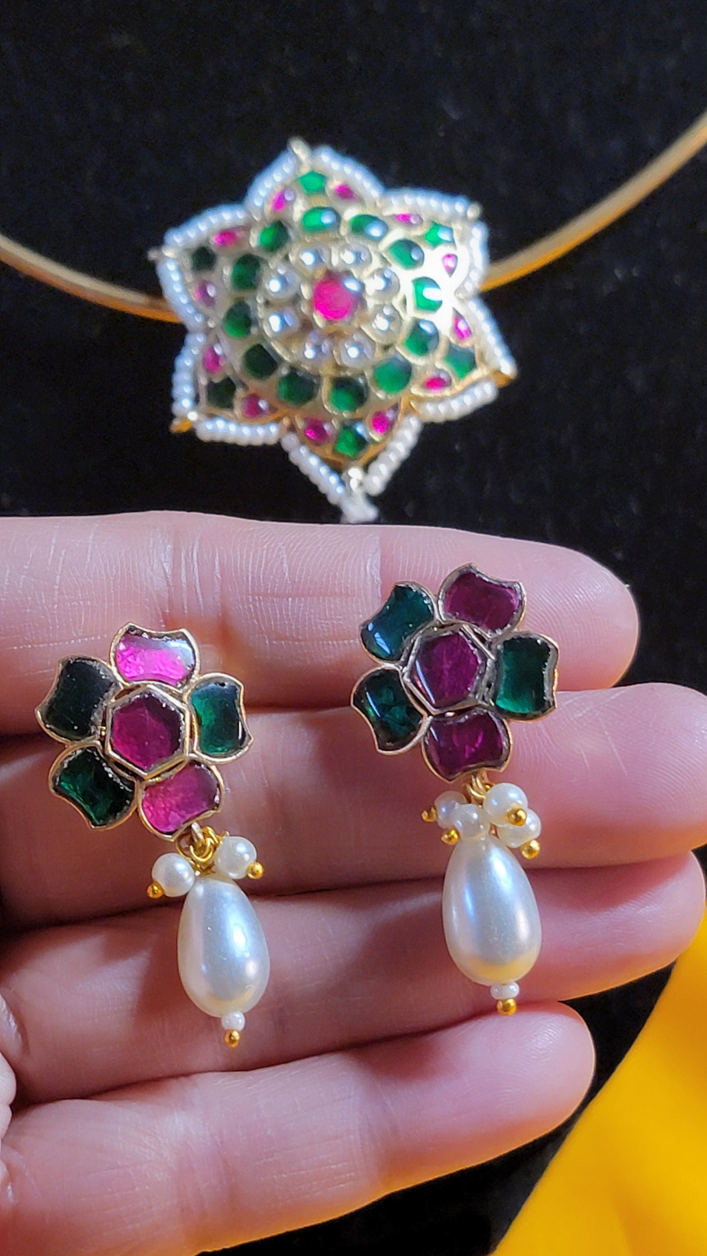 Haasdi Necklace Set