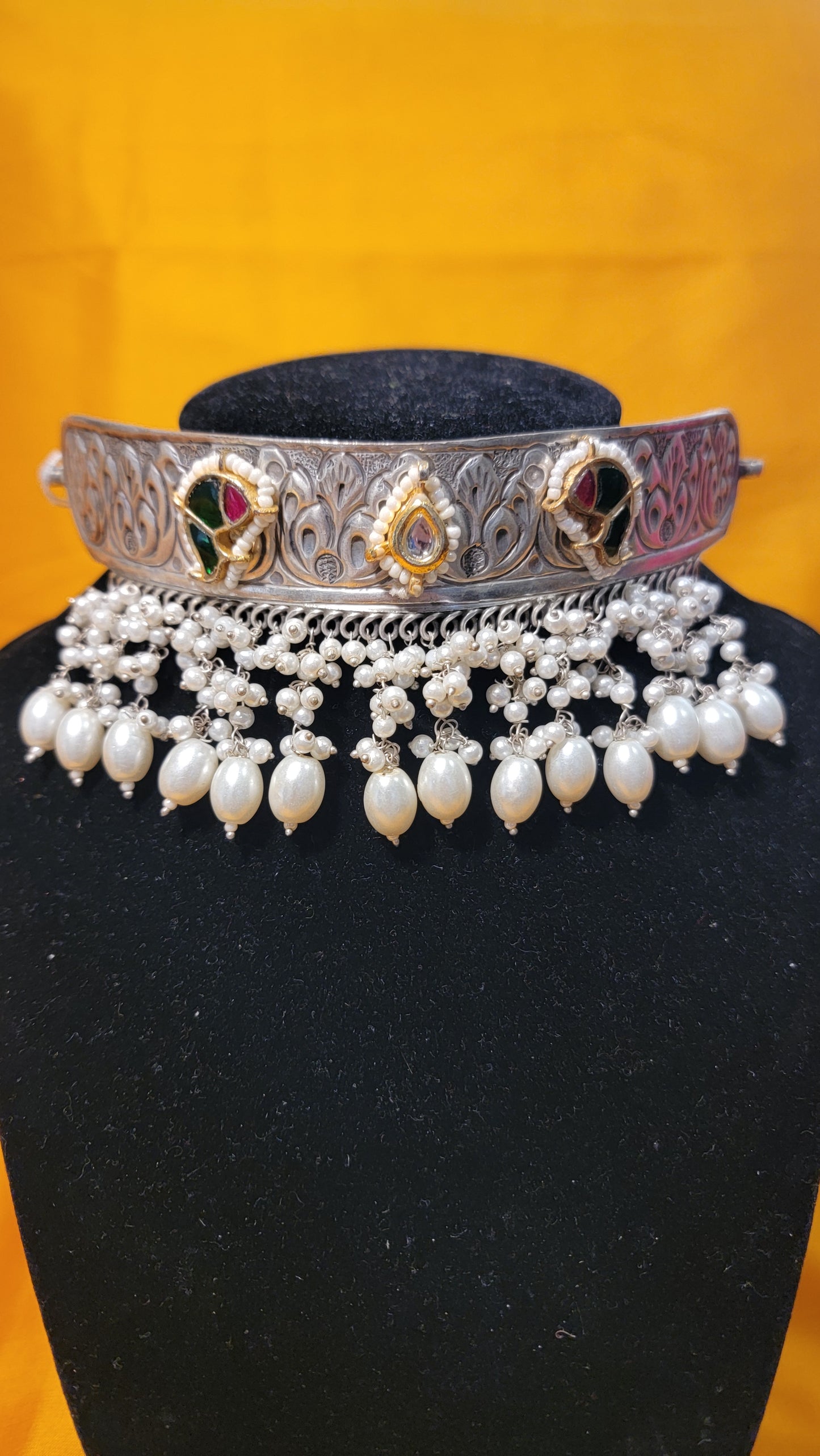 Haasdi Necklace Set .