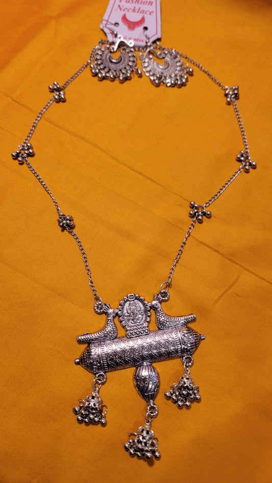 Necklace & Earrings Set