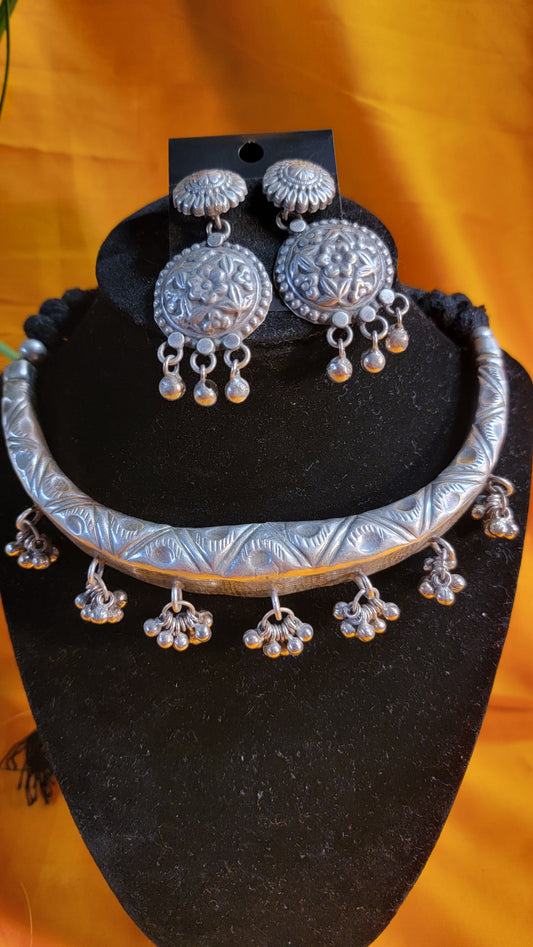 Haasdi Necklace Set