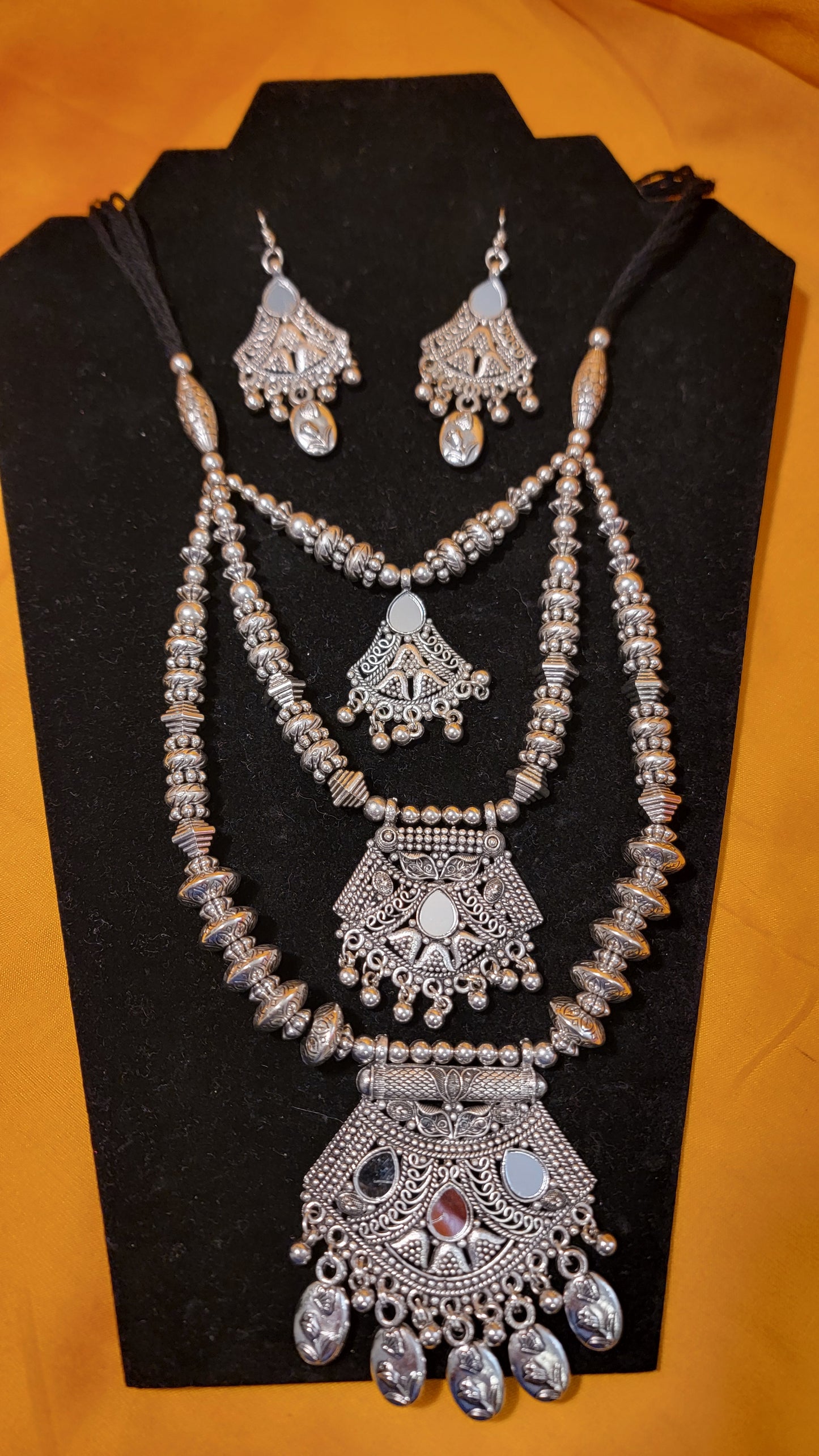 Necklace & Earrings Set