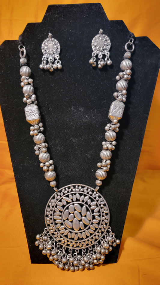 Necklace & Earrings Set