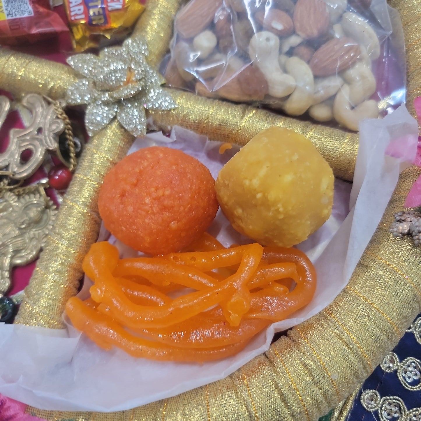 Gift thaali